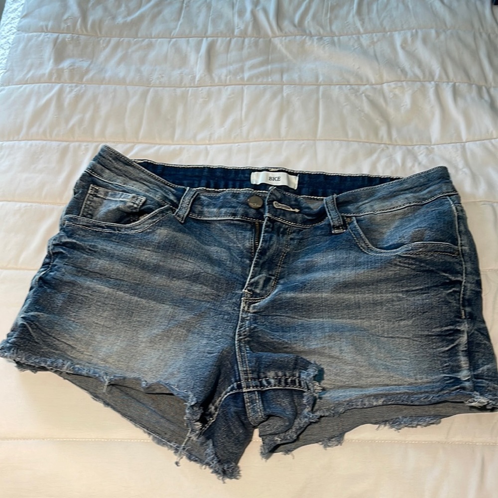 Lightly used belk denim shorts size 32